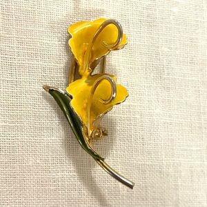 Vintage small enamel yellow flower pin